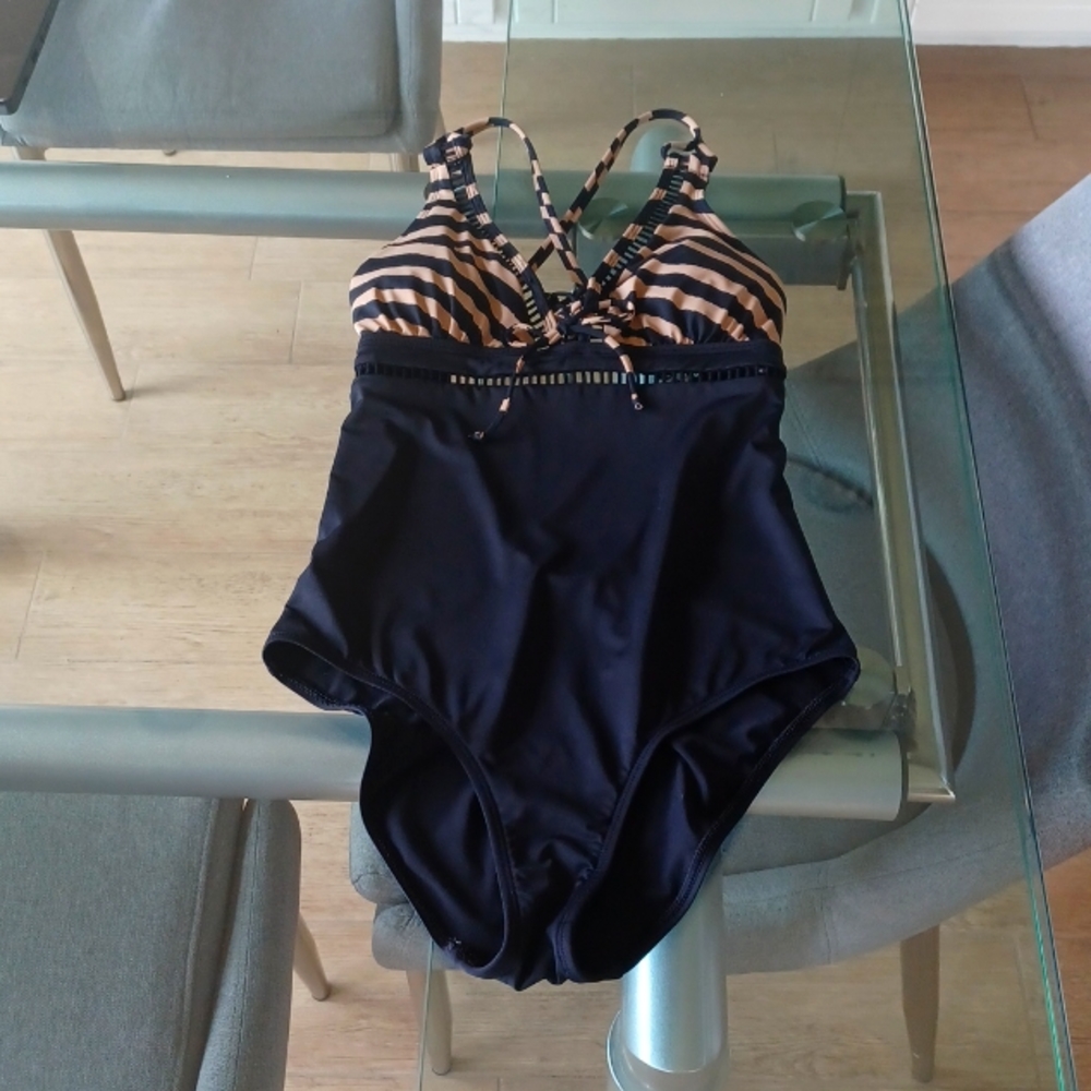 Skye one piece swimsuit 🩱